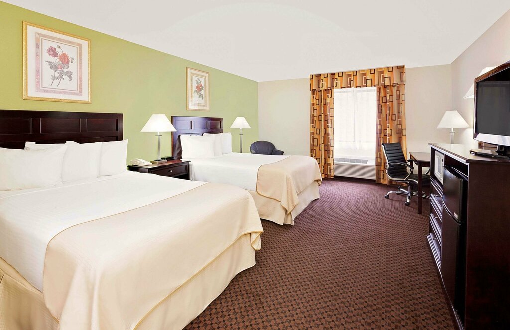 Hotel Baymont by Wyndham Battle Creek Downtown, Battle Creek, photo