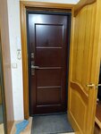 Тук-тук (Mira Avenue, 188Бк4) ، الأبواب