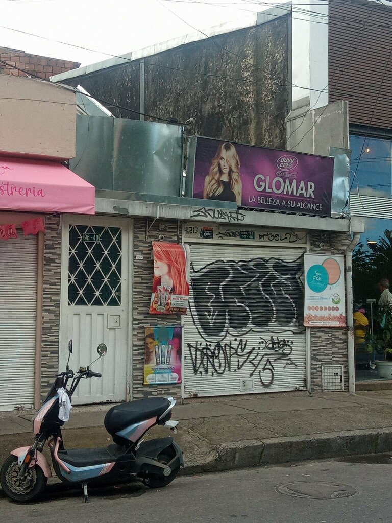 Beauty salon equipment Glomar, Bogota, photo