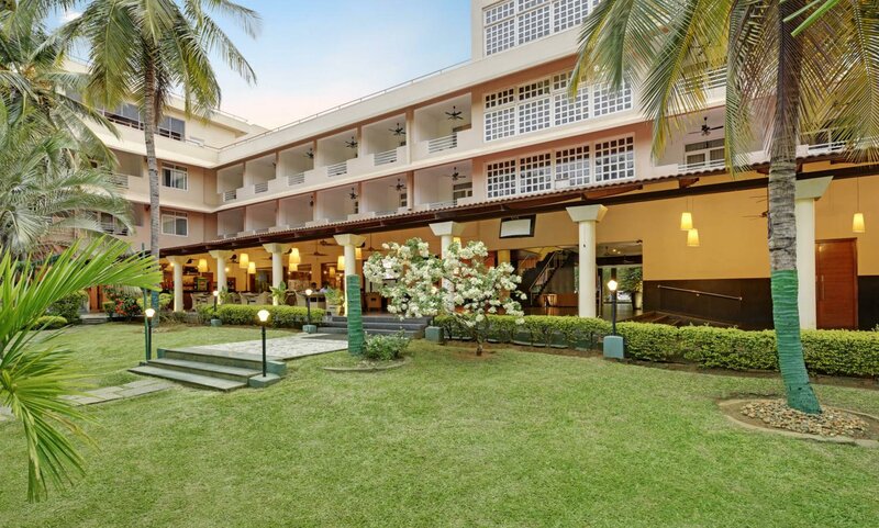 Гостиница Royal Orchid Resort & Convention Centre в Бангалоре