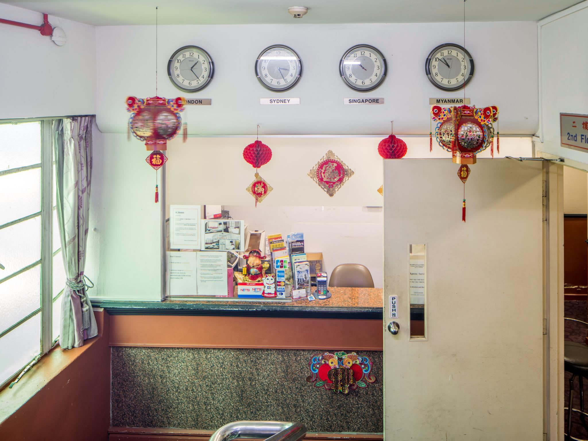 Фото Meriton Hotel