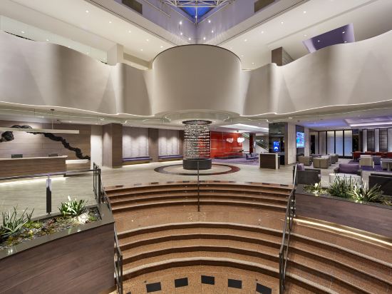 Фото Hilton Long Beach Hotel