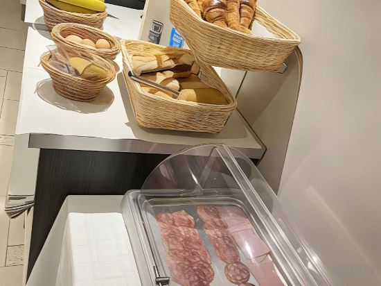 Фото Hotel Bellevue Paris Montmartre