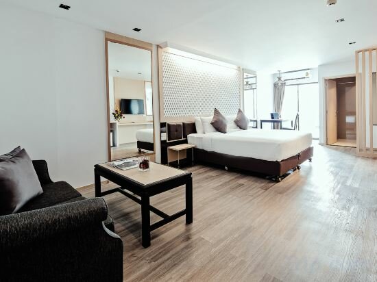 Фото Three Sukhumvit Hotel
