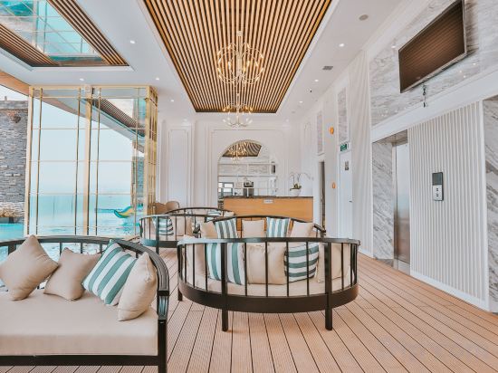 Фото La Vague Hotel