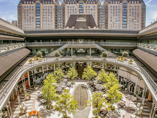 Фото Hotel Crescent Court