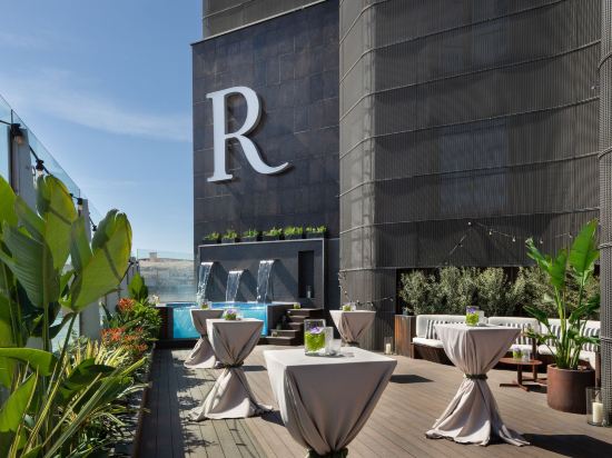 Фото Renaissance Barcelona Hotel