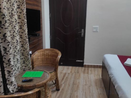 Фото Hotel Yog Tapovan