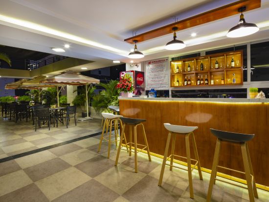 Фото Maple Leaf Hotel & Apartment