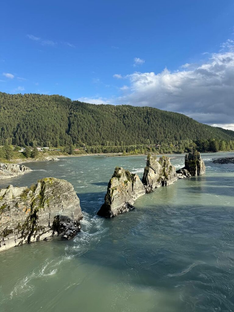 Landmark, attraction Zuby drakona Rocks, Altai Republic, photo