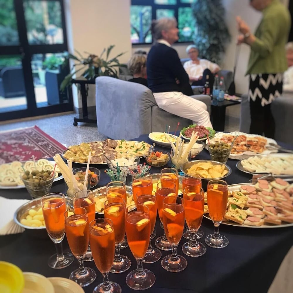 Фото Hotel Montecarlo