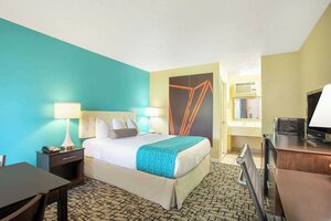 Гостиница Howard Johnson by Wyndham Rocky Hill