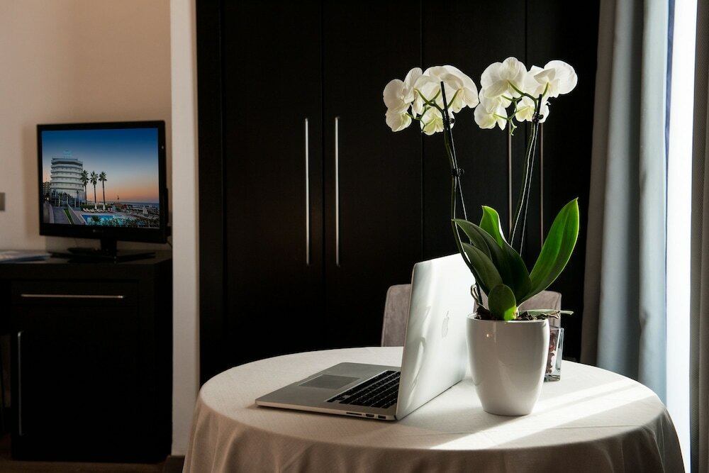 Фото Sea Lion Hotel