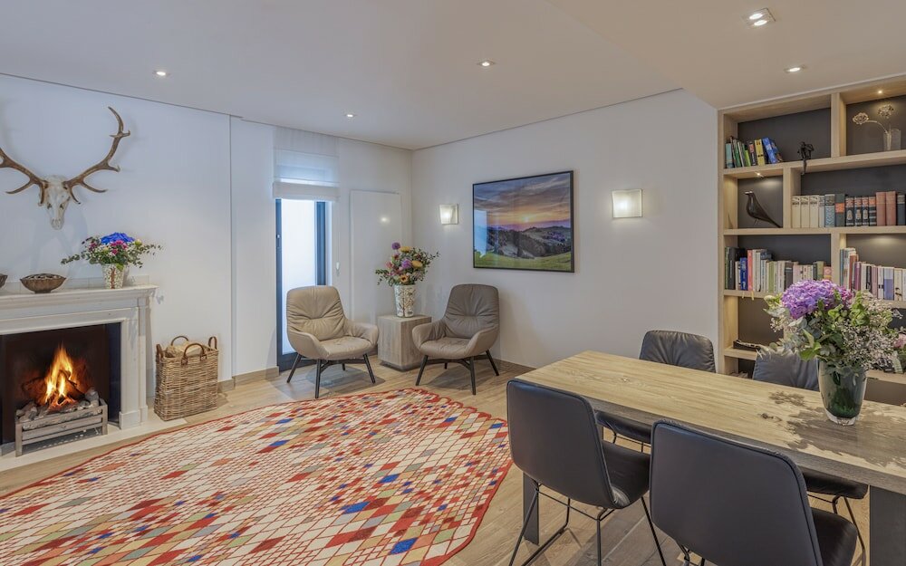 Фото The Alex Hotel