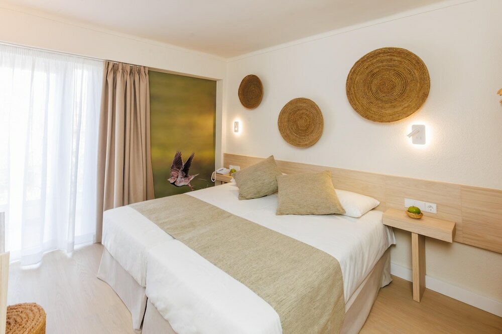 Фото Hotel Alondra