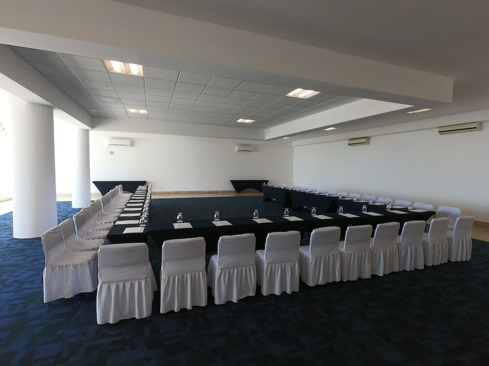 Фото Hotel Montetaxco