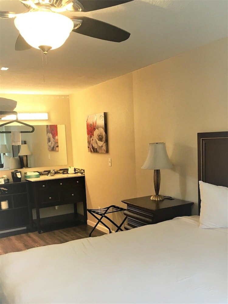 Фото The Waldport Inn