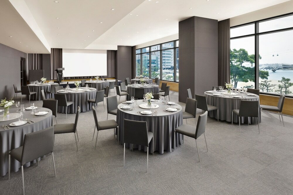 Фото Fairfield by Marriott Busan Songdo Beach