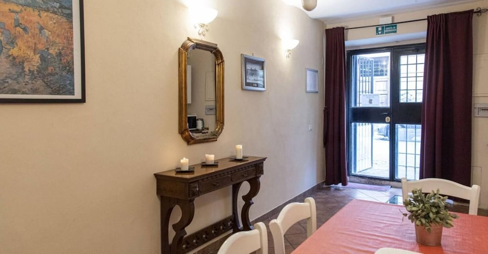Фото Lovely Studio in Trastevere