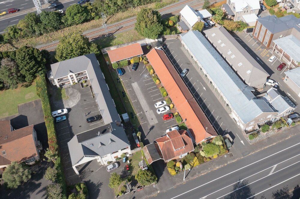 Фото Tudor Court Motor Lodge