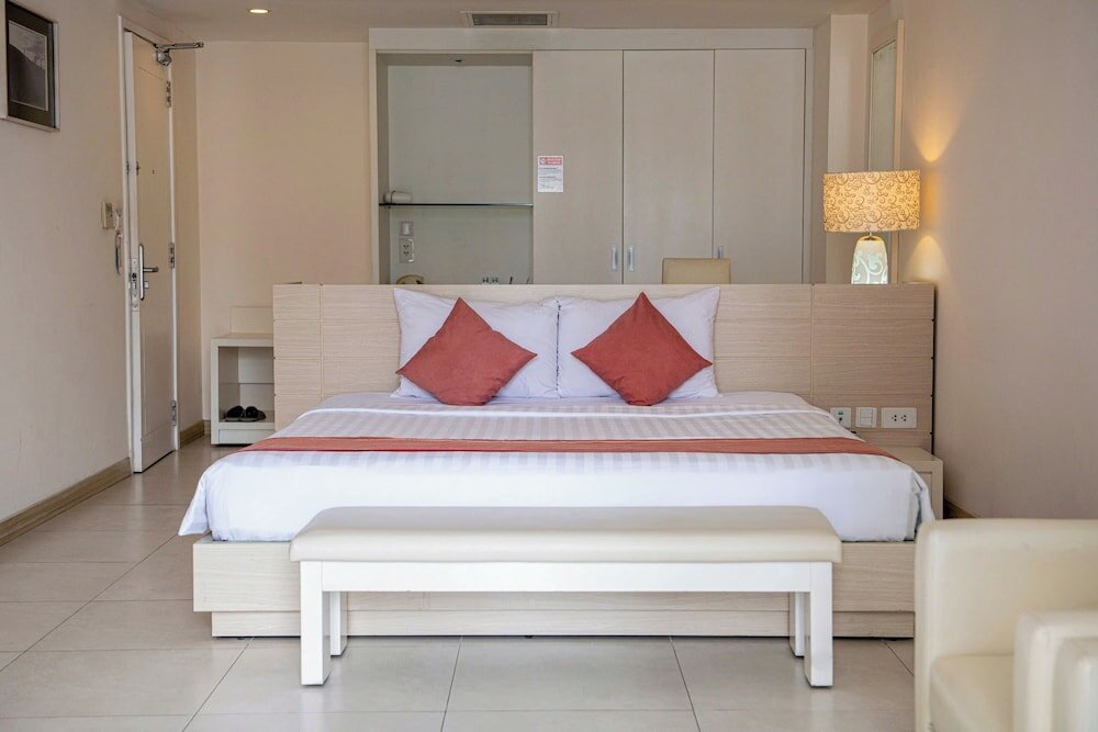 Фото Nhi Phi Hotel