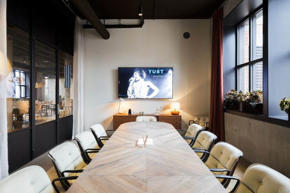 Фото Yust Antwerp