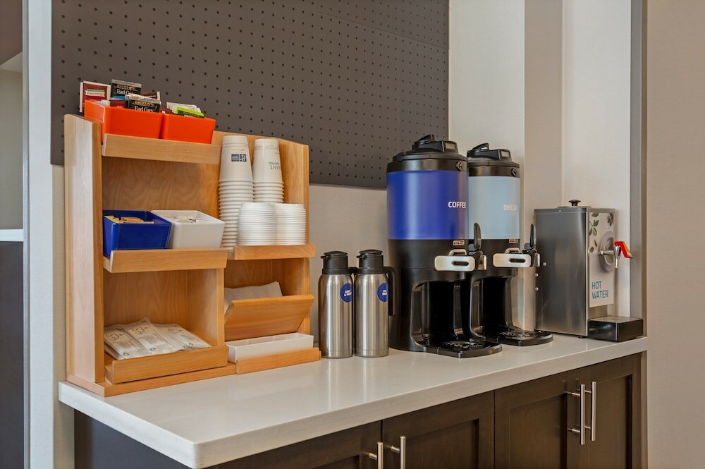 Фото Holiday Inn Express Hotel & Suites Barrie, an Ihg Hotel