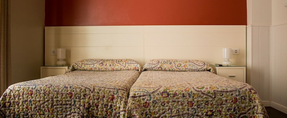 Фото Hostal San Vicente II