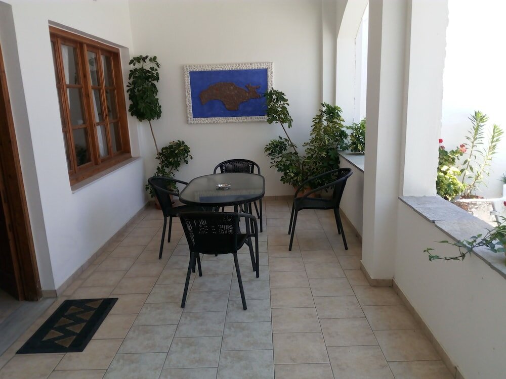 Фото Tarsanas Apartments