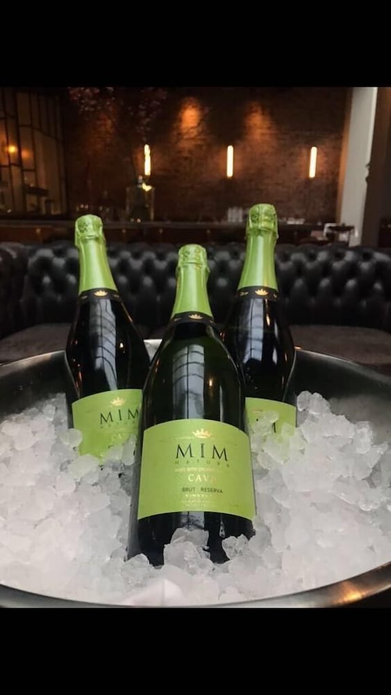 Фото The Bank Hotel