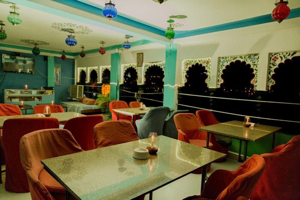 Фото Hotel Hanuman Ghat