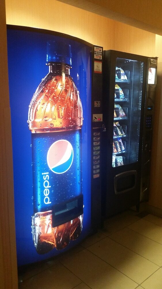 Фото Days Inn & Suites by Wyndham Winnipeg Airport Manitoba