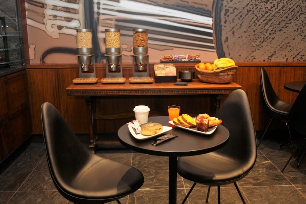 Фото Carnegie Hotel