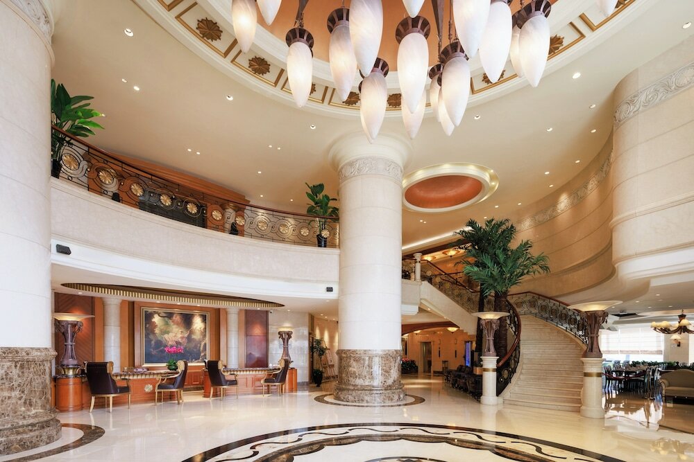 Фото Grand Noble Hotel