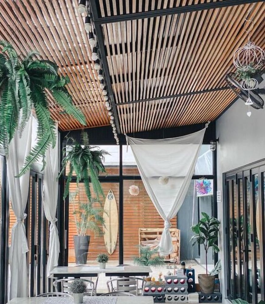 Фото The Galla Hotel