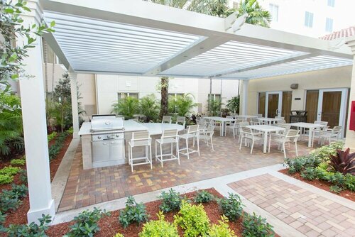 Внешний вид отеля Homewood Suites by Hilton Palm Beach Gardens в Палм-Бич-Гарденсе, фото 4