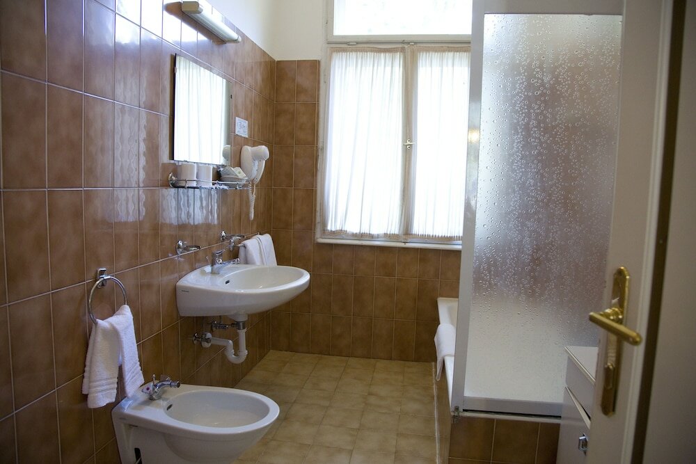 Фото Hotel Westend