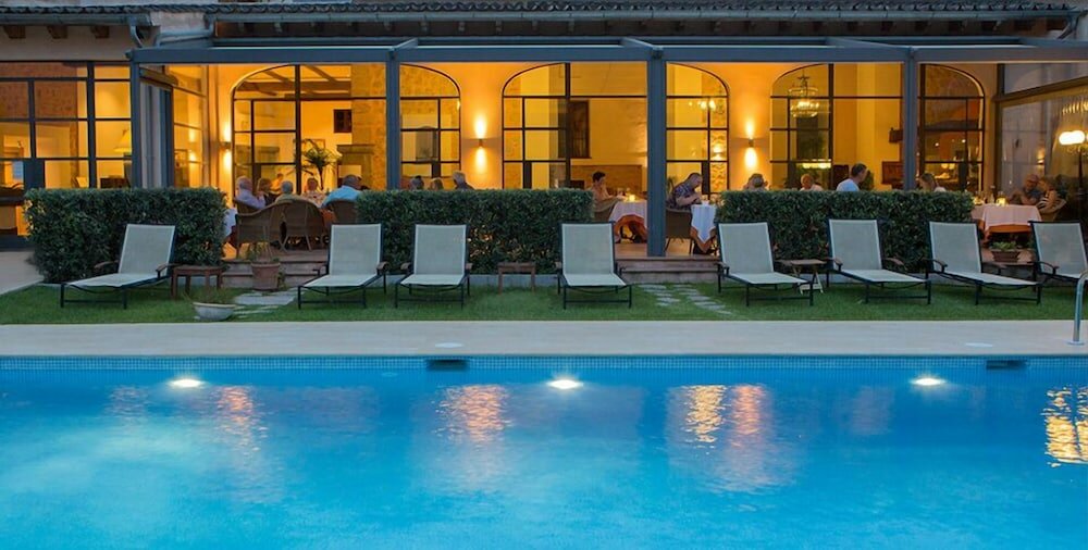 Фото Hotel Ca'l Bisbe