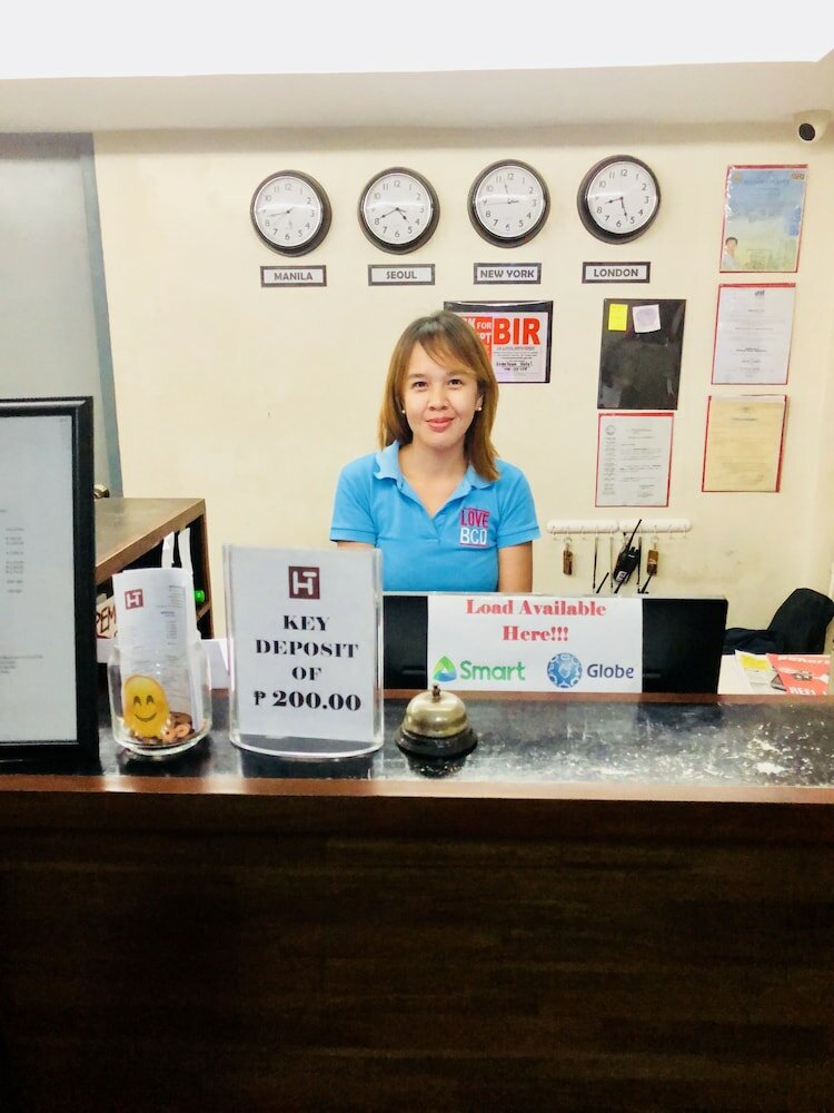 Фото Hometown Hotel Bacolod - Lacson