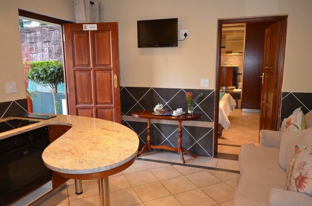 Фото Elizabeth Manor