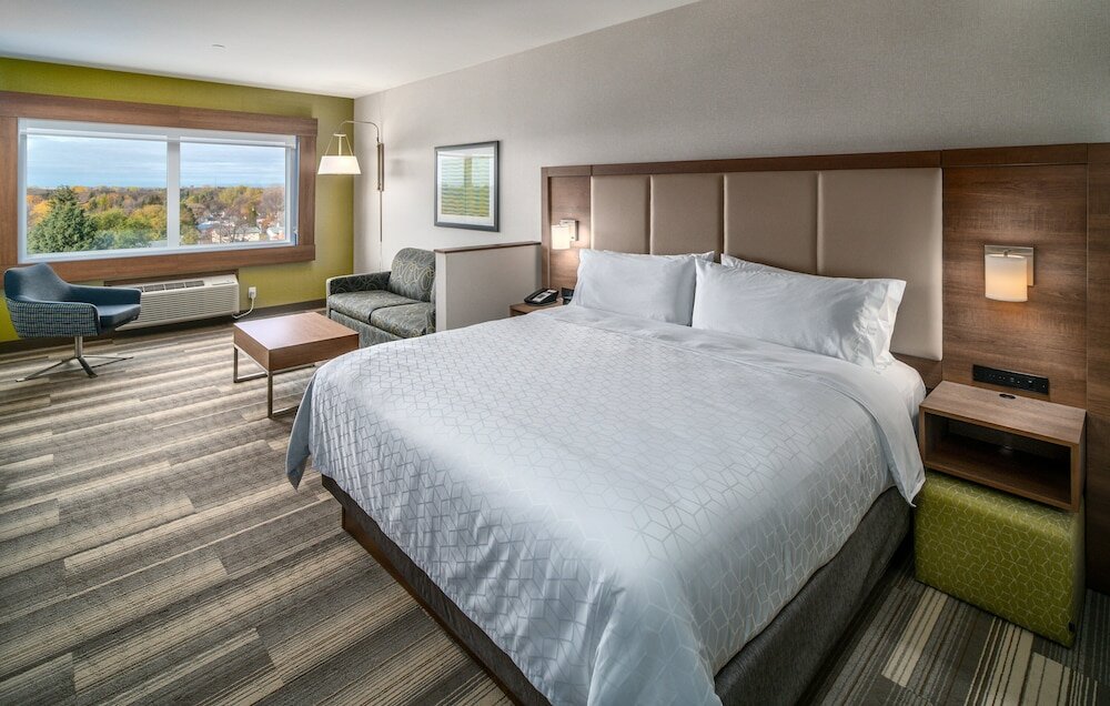 Фото Holiday Inn Express & Suites Brandon, an Ihg Hotel