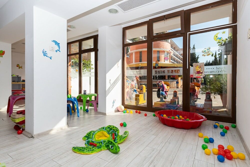 Фото Hotel Hrizantema