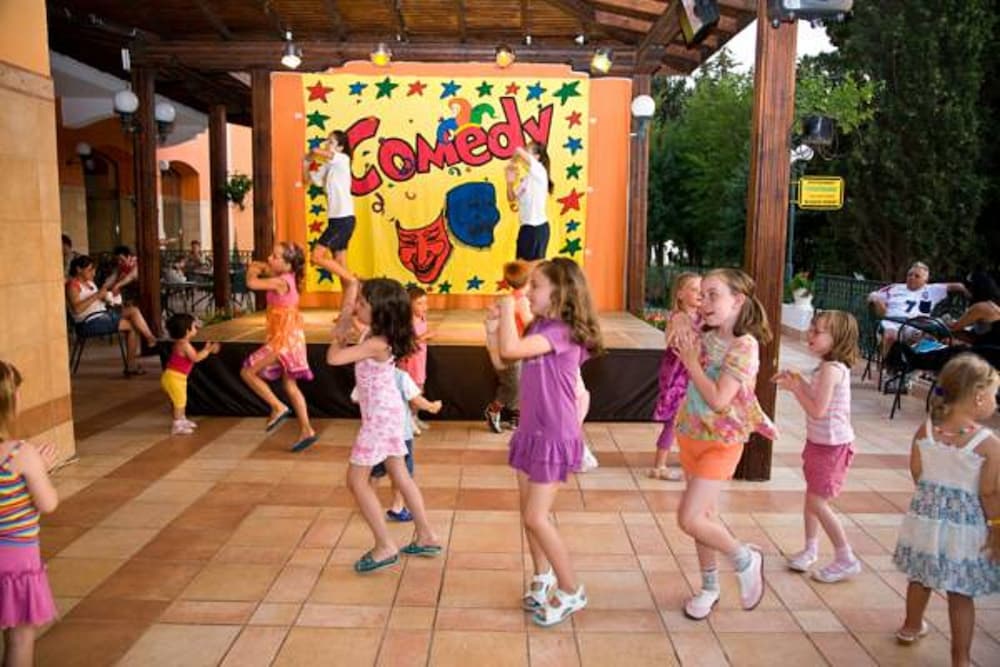 Фото Hotel Hrizantema