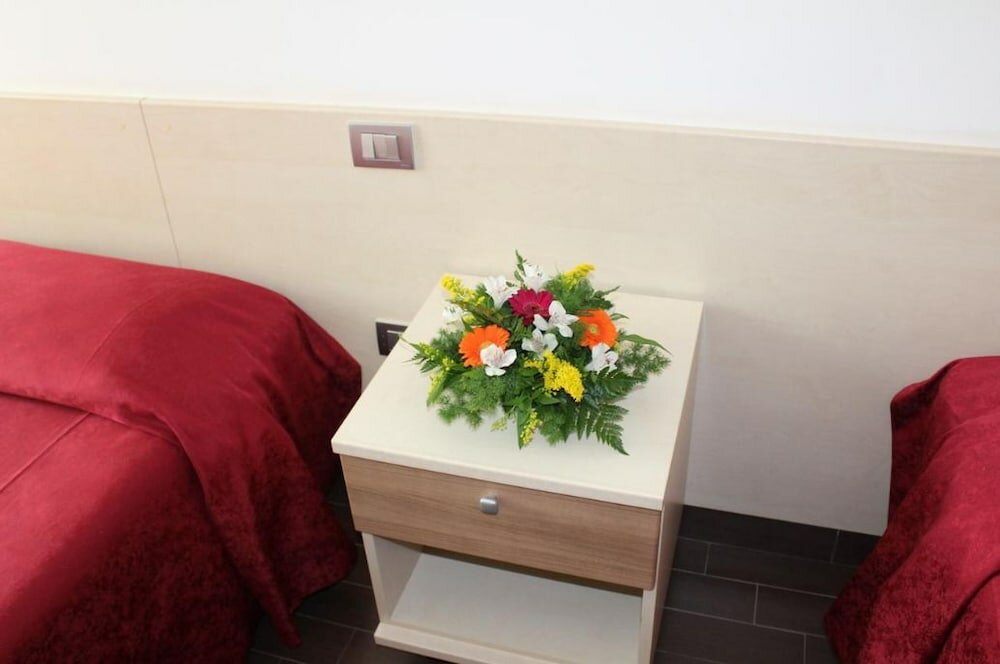 Фото Отель His Majesty