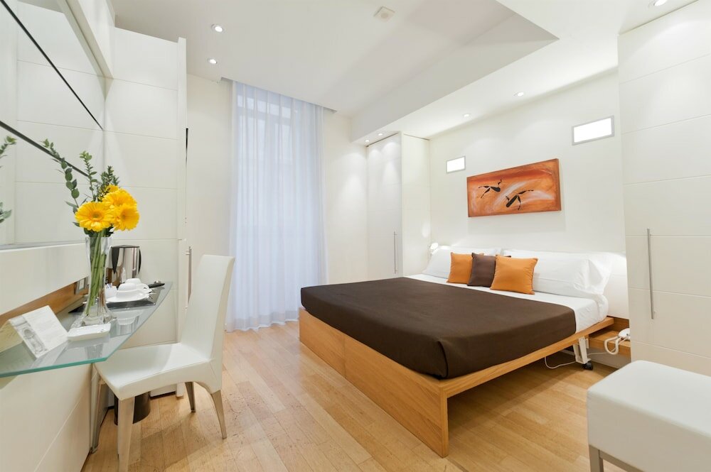 Фото Hotel White