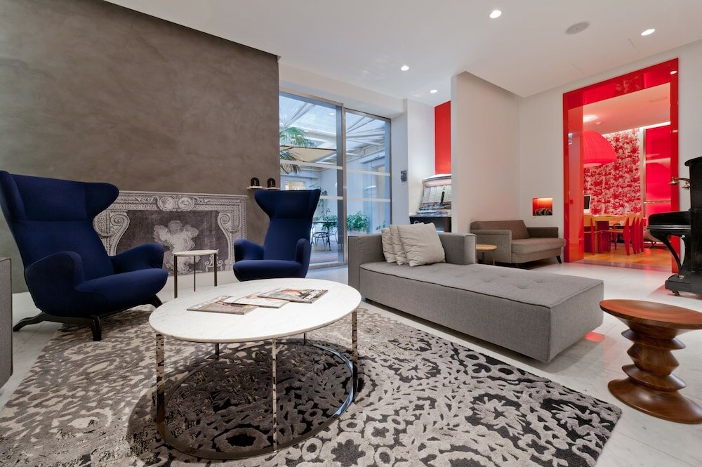 Фото Hotel White
