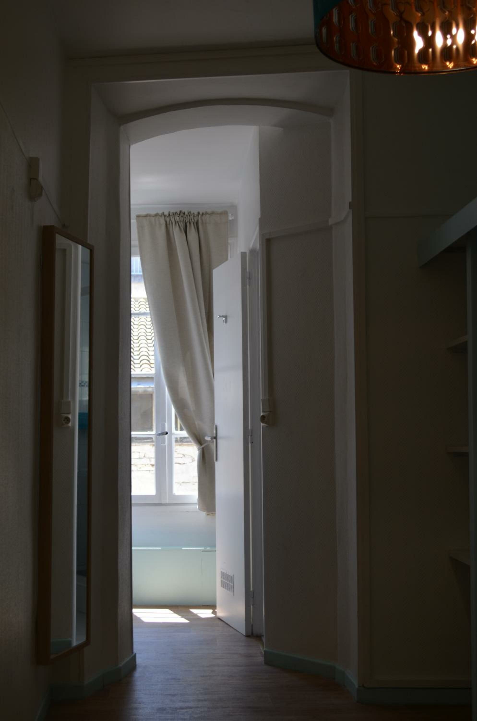 Фото Hôtel Les Corps Saints