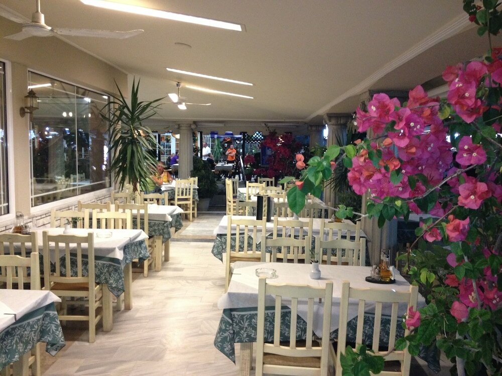 Фото Parthenon Art Hotel