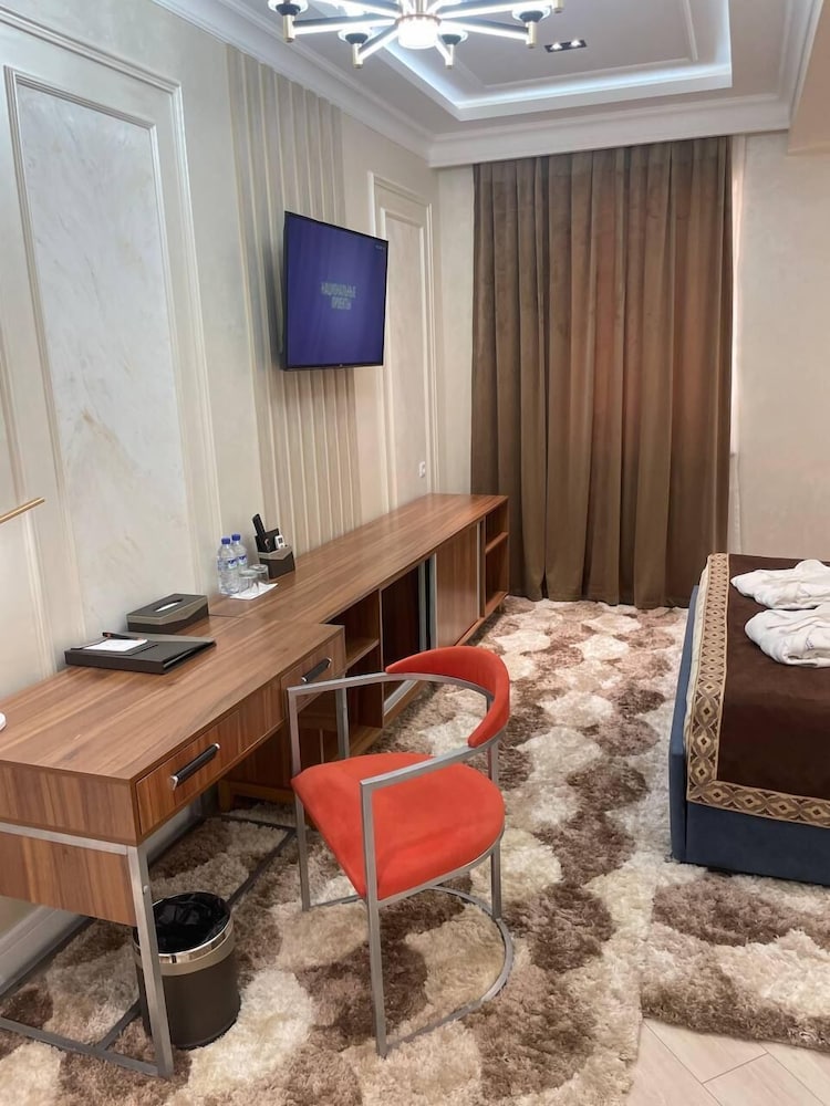 Фото Zarafshan Grand Hotel