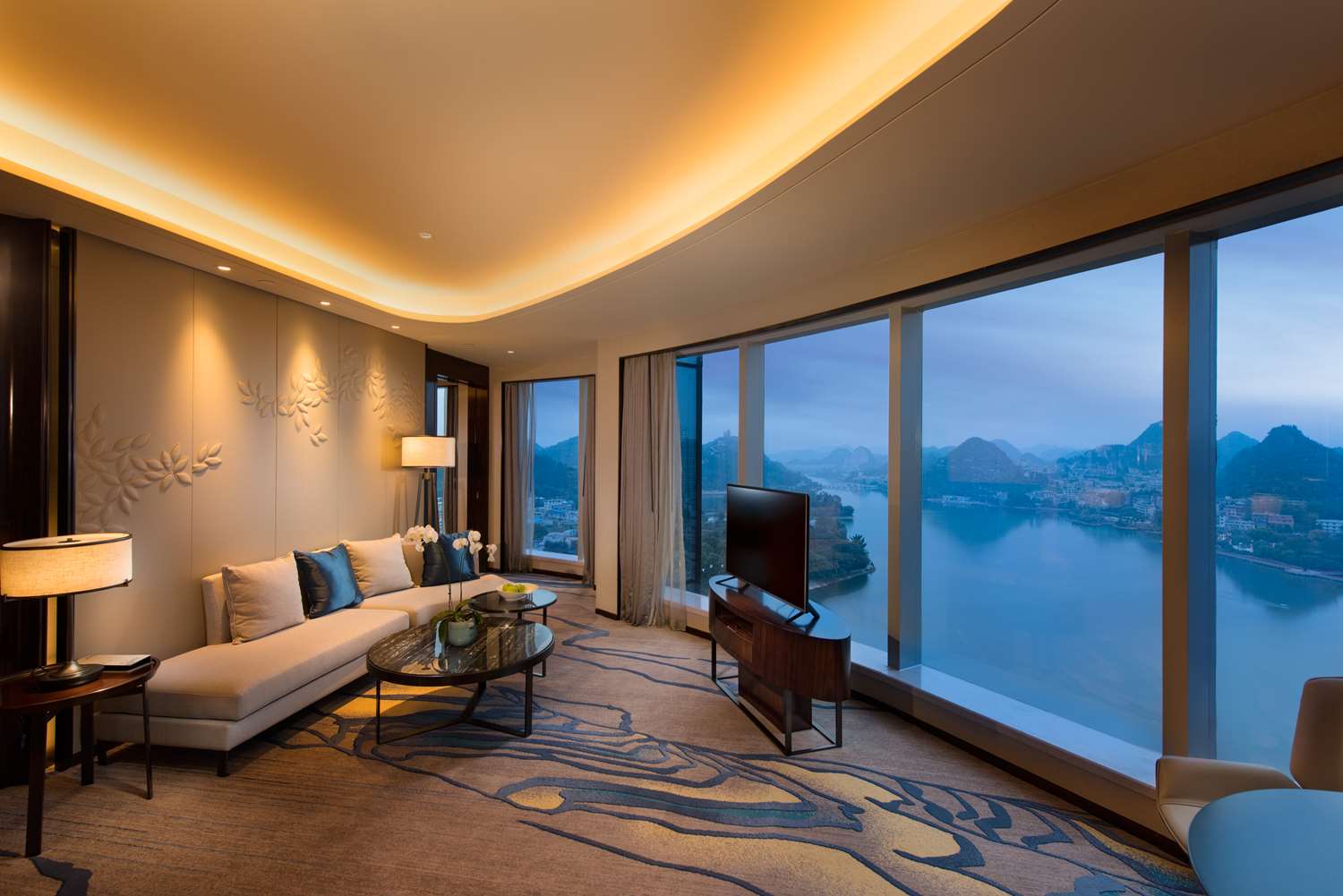 Фото DoubleTree by Hilton Hotel Anshun